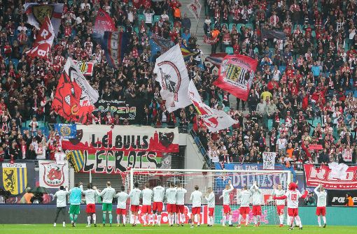 Fans von RB Leipzig beim Spiel gegen den VfB Stuttgart. Foto: dpa-Zentralbild