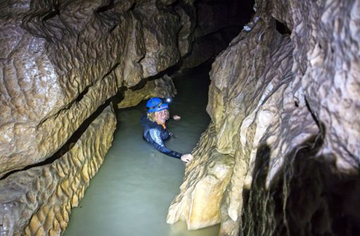 Abenteuerlich: Eine Kletter-Schwimm-Tauch-Tour durch die Falkensteiner Höhle. Foto: Thomas Rathay