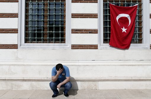 Mindestens 42 Menschen sind bei dem jüngsten Anschlag getötet worden. Die türkische Regierung versucht, zur Normalität zurückzukehren. Foto: dpa