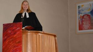Pfarrerin Stephanie Krause feierte  am Sonntag Investitur. Foto: Thomas Weingärtner