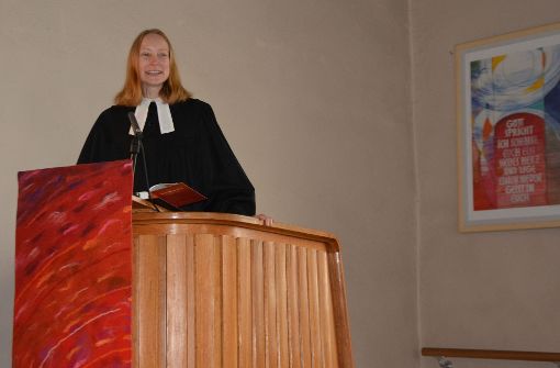 Pfarrerin Stephanie Krause feierte  am Sonntag Investitur. Foto: Thomas Weingärtner