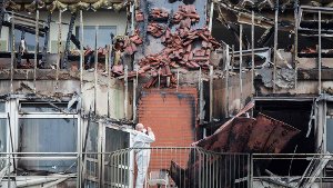 Das Ausmaß des Brandes am Bochumer Klinikum kommt erst am Morgen in voller Gänze zum Vorschein. Foto: dpa