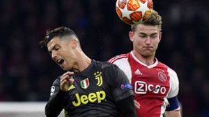 Demnächst gemeinsam bei Juventus Turin: Cristiano Ronaldo (li.) und Matthijs de Ligt. Foto: AP