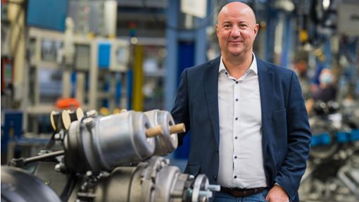 Michael Brecht, Gesamtbetriebsratschef bei Daimler Truck, hat Einfluss in seiner Gewerkschaft, der IG Metall. Foto: dpa/Benedikt Spether