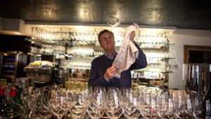 Weinexperte Josef Kern zauberte in seinem Pastetchen immer eine ganz besondere Atmosphäre. Foto: Lichtgut/Leif Piechowski