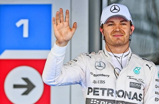 Süßsaures Lächeln: Mercedes-Pilot Nico Rosberg hat sich aus dem Titelrennen der Formel 1 verabschiedet Foto: dpa