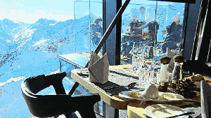 Nobles Ambiente, atemberaubende Aussicht: Das Ice Q in Sölden liegt an der Bergstation der Gaislachkoglbahn.  Foto: Henrike Haas