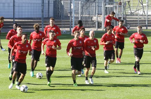 Gute Laune beim Training des VfB Stuttgart. Foto: Pressefoto Baumann