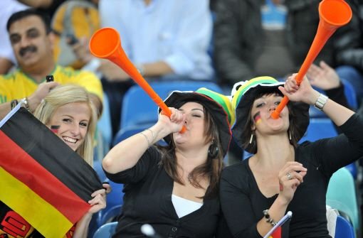 Vuvuzela-Tröten: Protest stößt bei Blatter auf taube Ohren - News