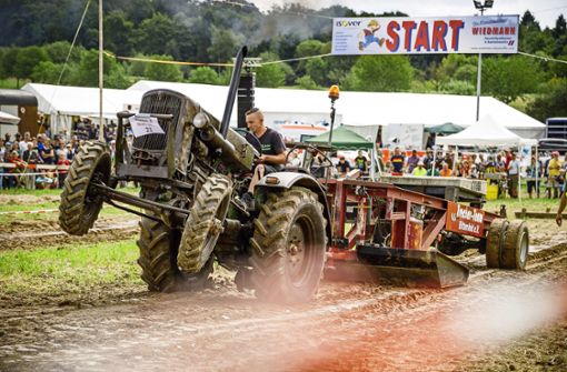 Trecker Treck bei Bittenfeld: Vollgas mit dem Traktor - Rems-Murr