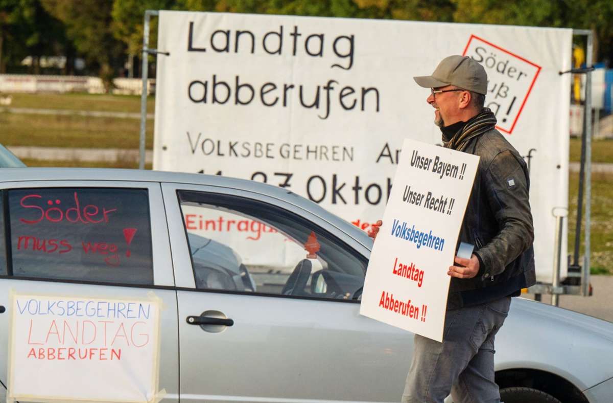 Coronagegner machen in Bayern mobil. Foto: dpa/Peter Kneffel