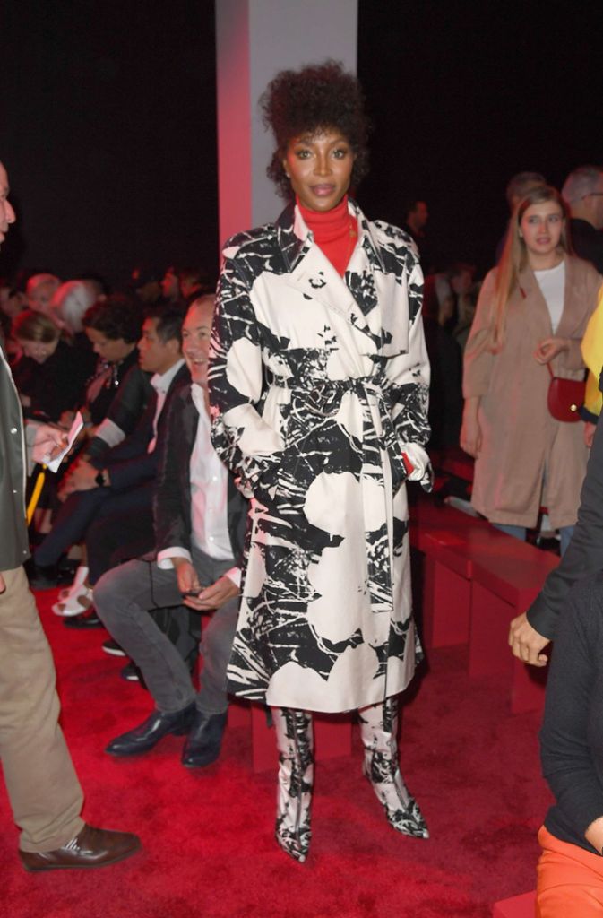 Prominente Gesichter sah man bei Calvin Klein auch neben dem Laufsteg: Supermodel Naomi Campbell, ....