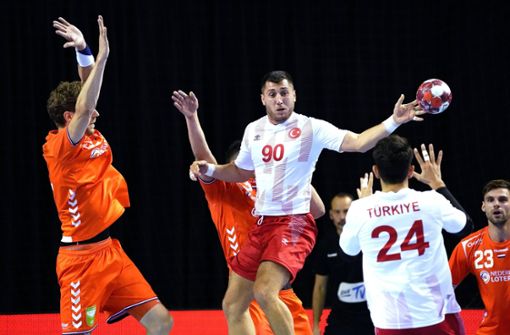 Die Handballwelt trauert um Cemal Kütahya. Foto: imago images/Soenar Chamid