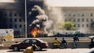 Eines der vier entführten Flugzeuge stürzte am 11. September 2001 in das Verteidigungsministerium, dem Pentagon in Washington D.C. Foto: FBI