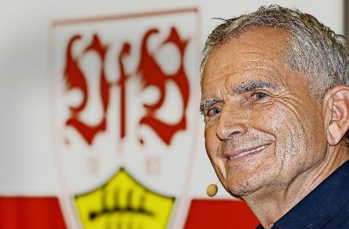 Vor einem Jahr ist Wolfgang Dietrich zum VfB-Präsidenten gewählt worden. Doch der 69-Jährige will nicht groß zurück schauen, sondern den Verein weiter nach vorne bringen. Foto: Pressefoto Baumann