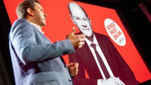 SPD-Generalsekretär Lars Klingbeil präsentiert die auf Olaf Scholz zugeschnittene Wahlkampagne. Foto: dpa/Kay Nietfeld