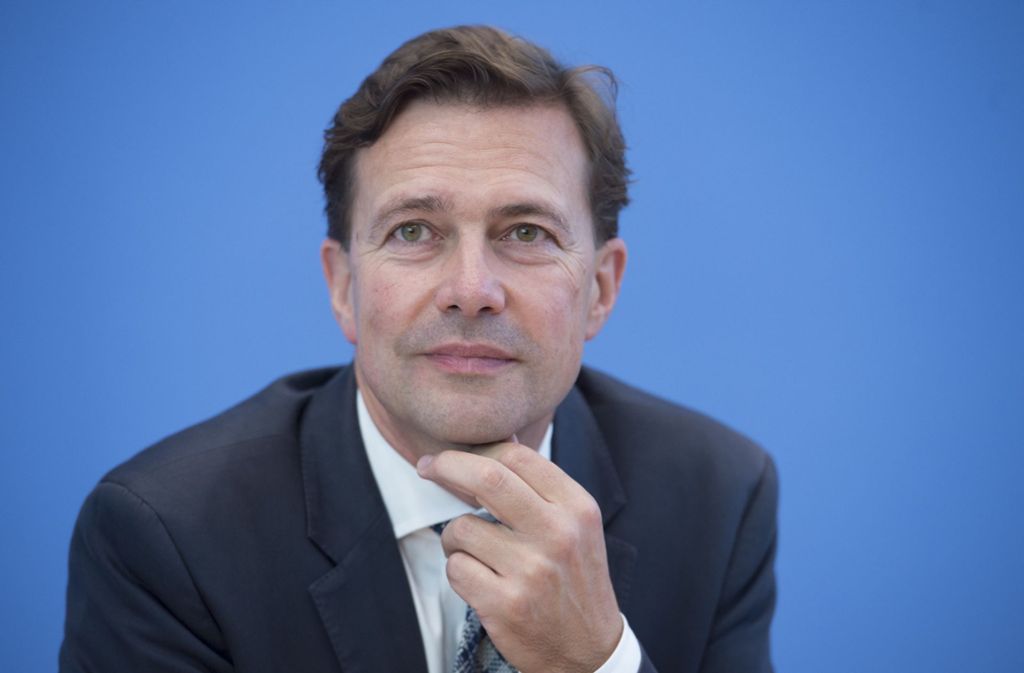 Regierungssprecher Steffen Seibert bekräftigt die Aussagen der Kanzlerin noch einmal. Foto: dpa/Paul Zinken