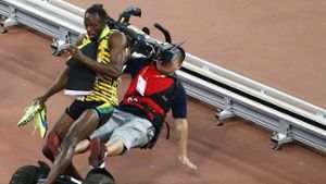 Usain Bolt nach 200-Meter-Sieg von Kameramann gefällt