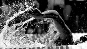 Schwimmer trainieren sehr viel – notfalls auch, wenn es verboten ist. Foto: Baumann