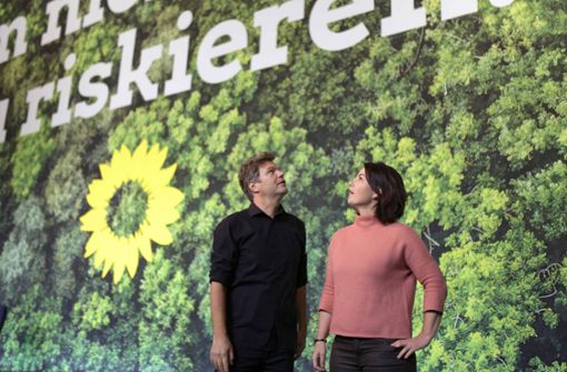 Annalena Baerbock und Robert Habeck werden von der Basis gefeiert. Ihr Ziel: die Regierungsbeteiligung. Foto: AFP