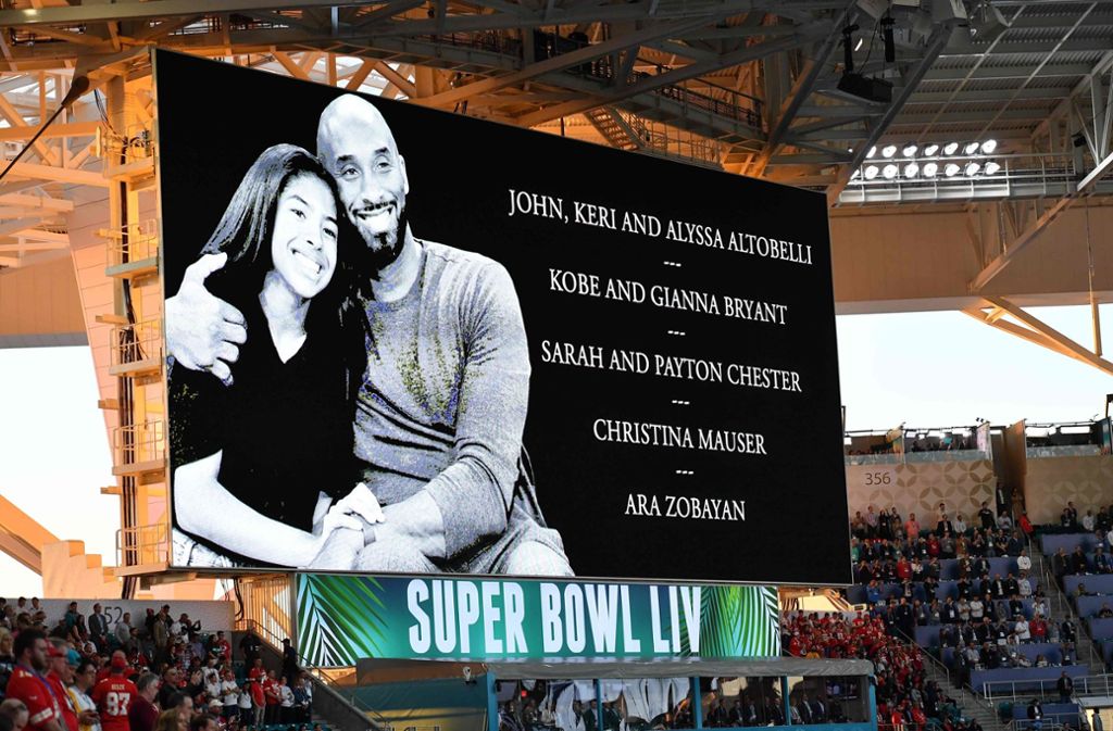 Vor dem Super Bowl gab es eine Schweigeminute für den verstorbenen Basketball-Superstar Kobe Bryant.