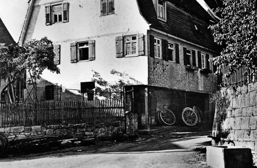 Das Titelblatt zeigt das alte Schulbrünnele in der Nähe der Martinskirche. Foto: privat