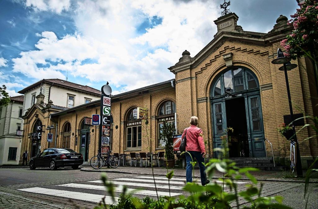Viele Bürger wünschen sich den Kauf des Bahnhofs Untertürkheim. Foto: Lichtgut/Max Kovalenko