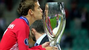 Ein Küsschen in Ehren: der französische Weltmeister Antoine Griezmann freut sich über einen weiteren Titelgewinn – diesmal mit Atlético Madrid Foto: Getty