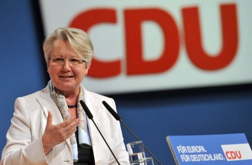 Bundesbildungsministerin Annette Schavan wirbt auf dem CDU-Parteitag in Leipzig für das Zwei-Wege-Modell. Foto: dpa