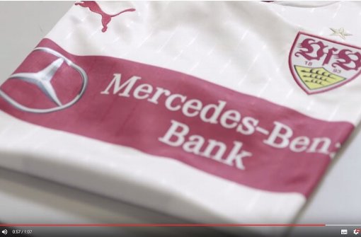 In einem Internetvideo mit dem Zeugwart Michael Meusch können VfB-Fans das neue Trikot sehen. Foto: Screenshot Youtubekanal des VfB