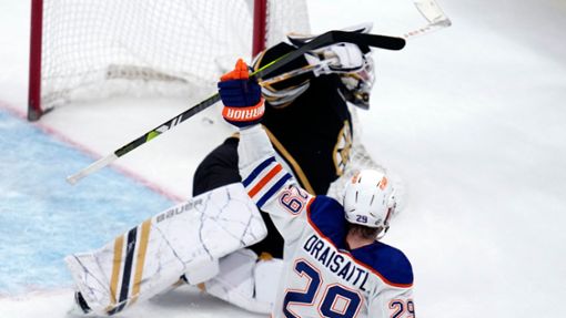 Leon Draisaitl schoss die Edmonton Oilers in Boston zum Sieg. Foto: Charles Krupa/AP