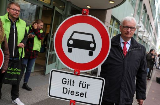 DUH-Chef Jürgen Resch pocht auf eine Ausweitung der Fahrverbote in Stuttgart. Foto: dpa/Jens Büttner