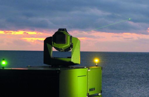Ein Hochenergie-Laser der Firmen MBDA und Rheinmetall während eines Tests unter Einsatzbedingungen auf der Fregatte Sachsen. Foto: MBDA/MBDA