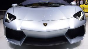 Unbekannte zerkratzen vier Lamborghini