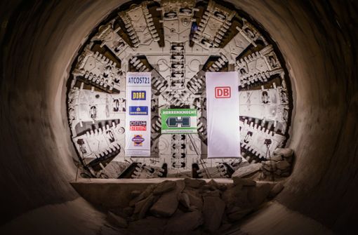 Derzeit steht „Suse“ noch in der Mitte des Tunnels ungefähr auf Höhe des Stuttgarter Fernsehturms in fast 200 Metern Tiefe. Foto: dpa/Christoph Schmidt