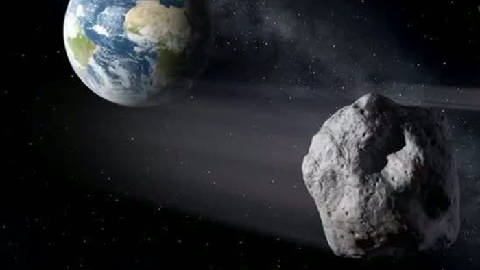 Großer Asteroid fliegt an der Erde vorbei