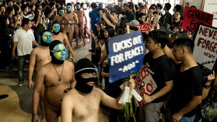 Nackter Protest in Manila