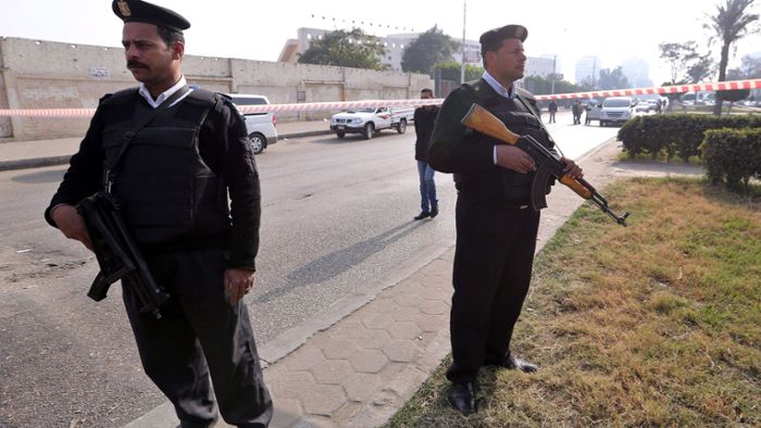Sechs Polizisten bei Bombenanschlag getötet