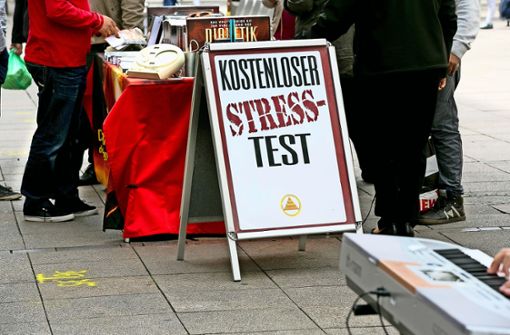 Nicht mehr gestattet: Stand  der Scientologen auf der Königstraße. Foto: Horst Rudel