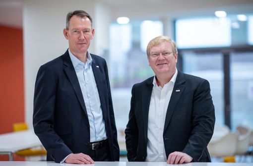 Der neue und der alte Bosch-Gebäudetechnik-Chef: Christian Fischer (links) und Stefan Hartung. Foto: dpa