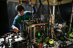 Rechnen an den Grenzen der Physik: Quantencomputer in Stuttgart. Foto: dpa/Marijan Murat