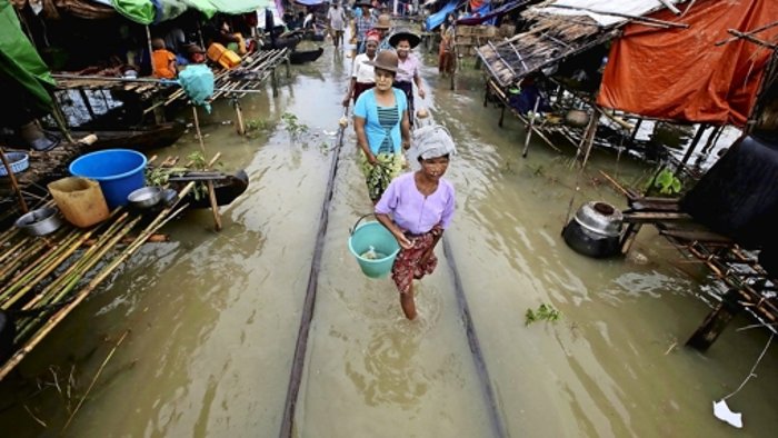 Myanmar versinkt in stinkendem Matsch