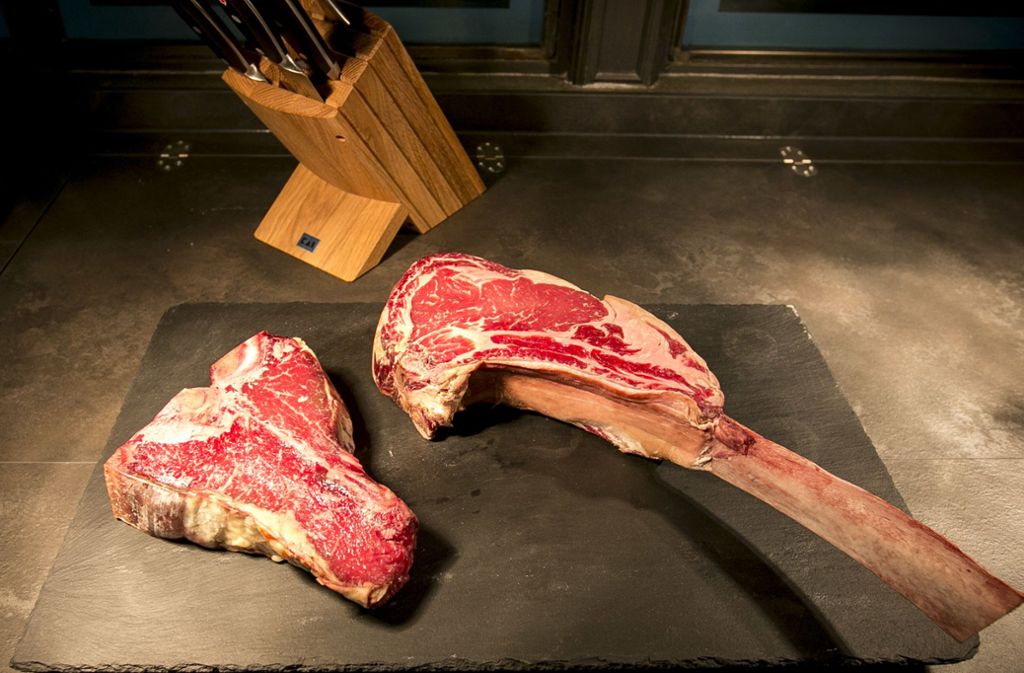 Vor allem Rindfleisch hat eine schlechte Klimabilanz – doch werden Steakhäuser deshalb weniger besucht als früher?