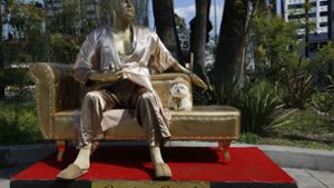 Anklagende Skulptur in Hollywood aufgestellt