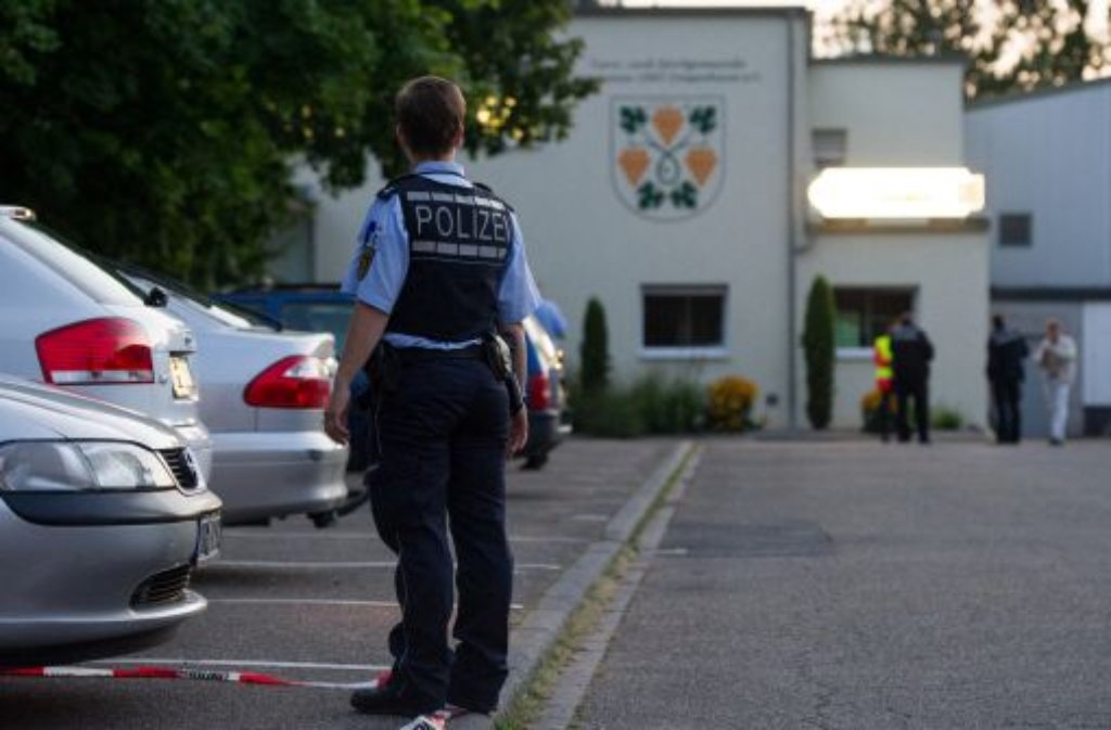Der Mann, der am Dienstagabend in Dossenheim bei Heidelberg bei einer Eigentümerversammlung zwei Menschen und sich selbst tötete, war Sportschütze.