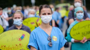 Die Krankenschwestern und Pfleger wollen ihren Einsatz während der Pandemie auch durch eine Sonderzahlung gewürdigt sehen. Foto: dpa