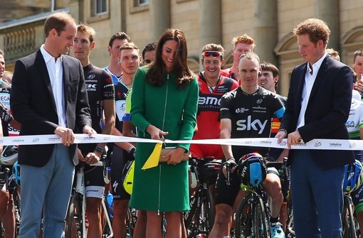 Prinz William (links), seine Frau Kate und Prinz Harry (ganz rechts) haben in Leeds den Startschuss für die 101. Tour de France gegeben. Foto: Getty Images Europe