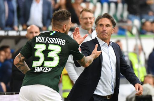 Daniel Ginczek und Bruno Labbadia – zwei mit VfB-Vergangenheit führen den VfL Wolfsburg zurück in die Bundesligaspitze. Foto: dpa