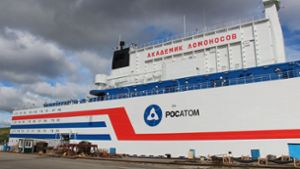 Schwimmendes Atomkraftwerk legt von russischem Hafen ab