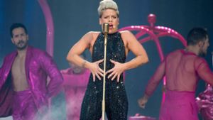 Die US-Sängerin feuert ein Show-Feuerwerk ab